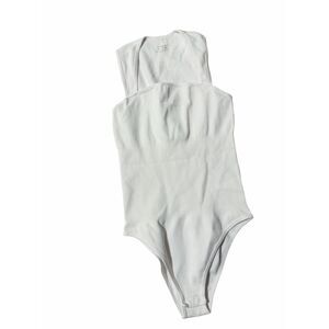 OQQ Women's M White Ribbed Seamless Square Neck Sleeveless Bodysuit Jumpsuit